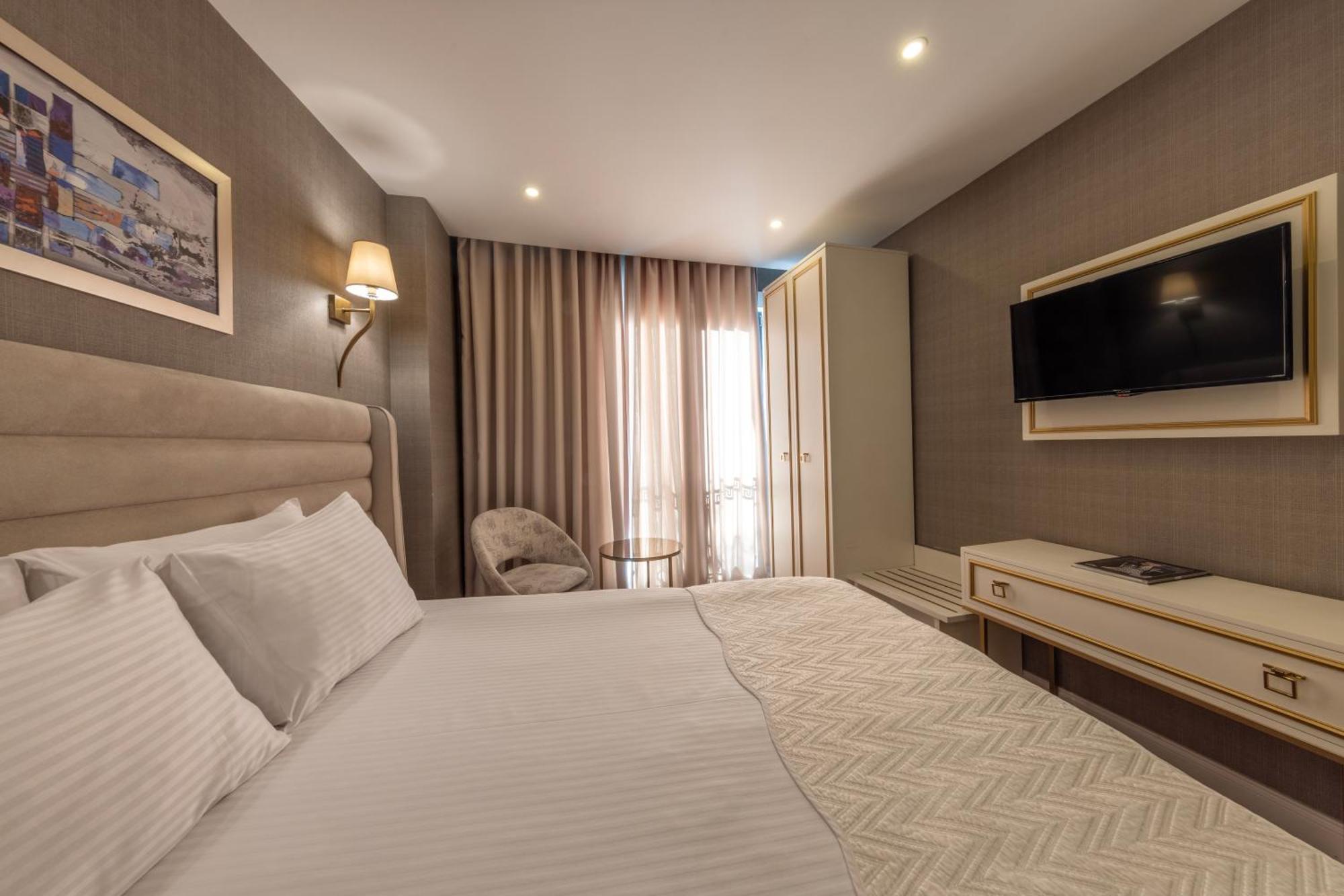 Mr Beyaz Hotel Istanbul Exterior photo