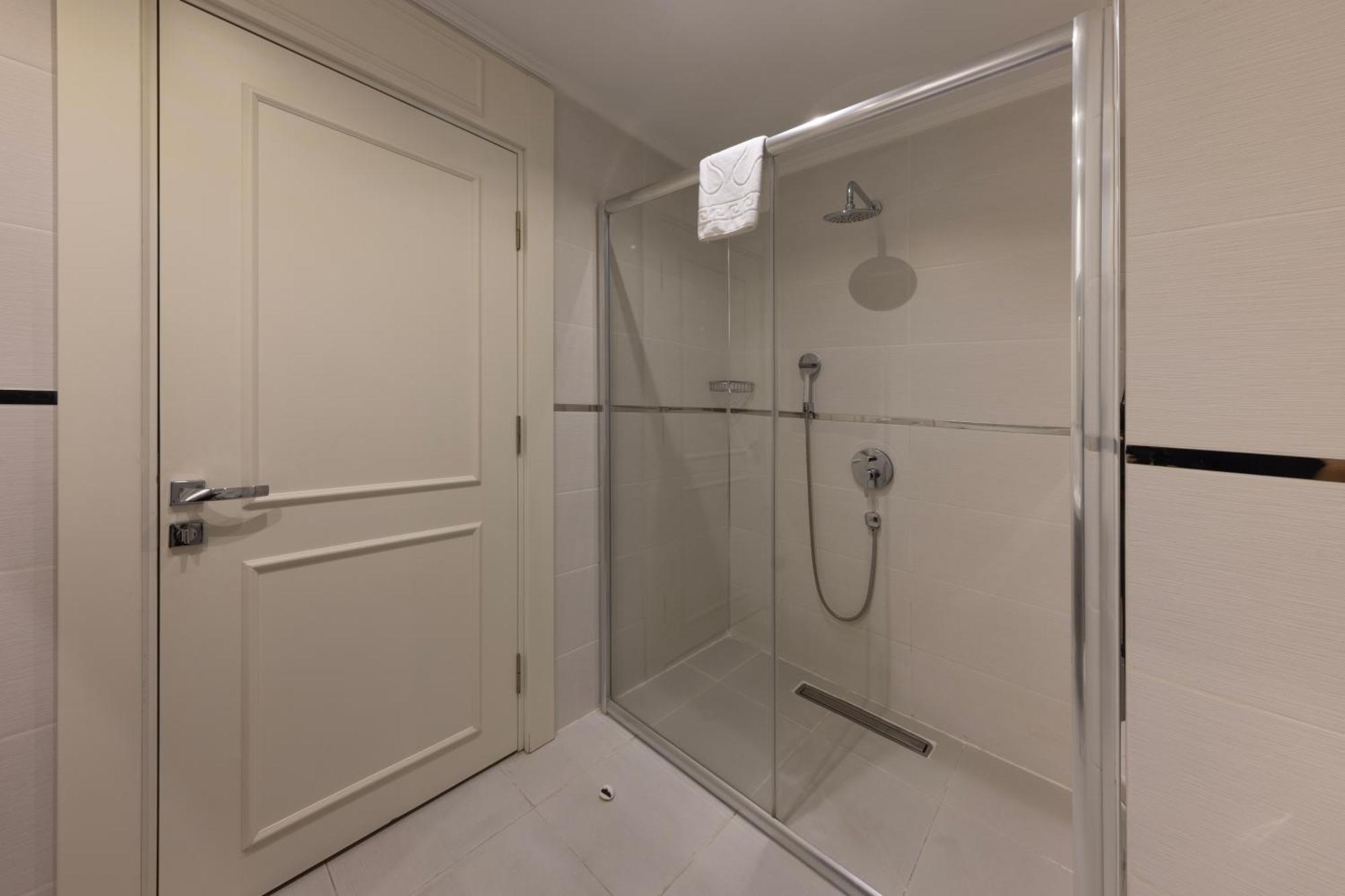 Mr Beyaz Hotel Istanbul Exterior photo